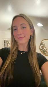 Nicole Hudak's Instagram, Twitter & Facebook