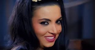 https www youtube com watch v ys4fs0bxfrq feature share girl attributes