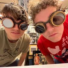 Owen Kauffman (@kauffman_owen)