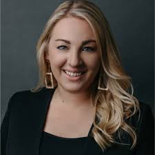 Meet Danielle Farmer: Expert Real Estate Agent