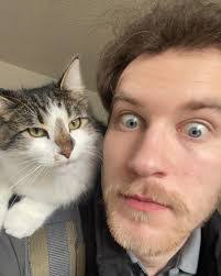 Logan Arthur's Instagram, Twitter & Facebook