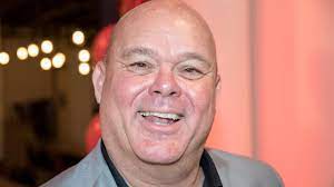 Born march 26, 1962, in rotterdam, he rose to fame in the late '80s as a television show host with a sharp satirical edge. Paul De Leeuw And Rtl Terminate Contract Year Earlier Than Agreed Now Newsy Today