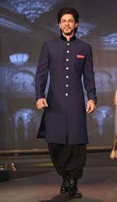 Shahrukh Khan Walking On Ramp For Manish Malhotra Sherwani Bollywood Indian Groom Wear