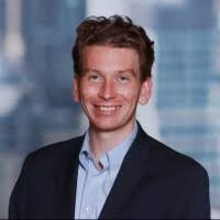 Sean Howe's Instagram, Twitter & Facebook