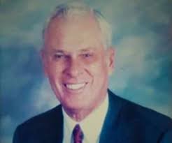 Tom Hand, newspaper publisher, son of late congressman, dies at 90