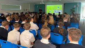 Beth Luker (@Careersb37)