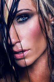 Jenni Davis's Instagram, Twitter & Facebook