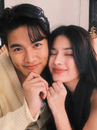 Actor Michael Sager posted kilig-worthy photos of him together with actress  and fellow Pinoy Big Brother: Celebrity Collab Edition alum AZ Martinez in  an Instagram post. “Like the sunsets?” Sager captioned his