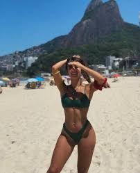 Angie costa is an actress, known for bem me quer (2020), escola dos youtubers ep3 magia de natal (2018) and sou menino para ir (2018). Angie Costa On Twitter Que Bonito Que Es Rio