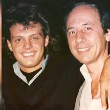 Hijo de Alex McCluskey dijo que nunca permitió usar nombre de su padre para  la serie de Luis Miguel