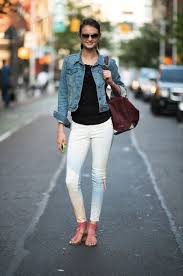 Black And White Jean Jacket White Pants Ropa Moda Trabajo Moda