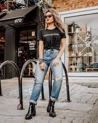 Calça Jeans Feminina Com Bota Cano Curto Poses Para Fotos Calca Boyfriend Calvin Klein Bota De Cano Curto Preta Verniz Bota De Salto Tratorado Looks Coturno Look Com Coturno Look Com Bota Coturno