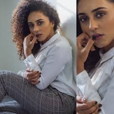 Check out the latest pictures, pics, pearle maaney new photos, movie stills, event photos, pearle maaney pearle maaney is a vj, model, television anchor and movie actress from kerala, india. Pearle Maaney Aka Pearleemaaney Photos Stills Images