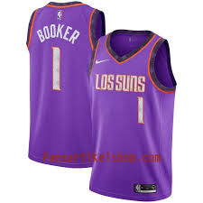 The purple jersey with an orange trim features a los suns across the chest and resembles the jersey the suns used to wear in the kevin johnson days. Phoenix Suns Trikot Devin Booker 1 2018 19 Nike City Edition Lila Swingman Herren