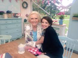 Zoe Sugg And Mary Berry Great British Bake Off 3 Comic Relief Zoella Jennifer Saunders