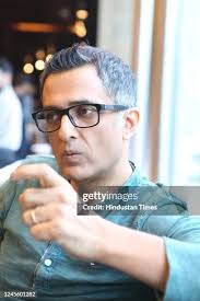 14 Photos & High Res Pictures