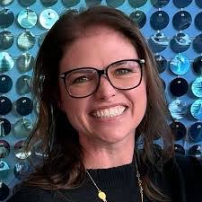 Julia Kyle's Instagram, Twitter & Facebook