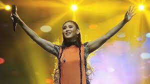 hɛˈɾɔnɪmo ɡwɪdɪtˈtʃeli, born july 25, 1988) is a filipino singer and actor. Sarah Geronimo Fans Can T Wait For Dubai Concert