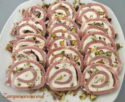 Come molti sanno non sono troppo amante di questo questo salume, forse. Spirali Di Mortadella Con Pistacchi Zampine In Cucina
