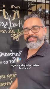 💈 Precisão, potência e desempenho para sua barbearia! 💈 A Máquina de  Acabamento Profissional Max Shaver Vertix é o segredo para um acabamento  impecável e cortes ultra-rentes! 🔹 Lâmina de precisão para