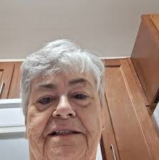 Lynn Benningfield's Instagram, Twitter & Facebook