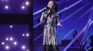 Emisiunea îi are drept prezentatori pe smiley și paveș bartoș. Robert Ramses Romanii Au Talent Sezonul 9suprem EdiÈ›ia NumÄƒrul 12 Romanii Au Talent Protv