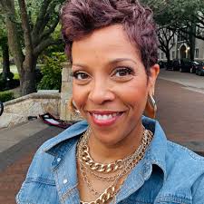 These two ULS students mean business. Freshman Carson Manuel and Senior Zoe  Patton have been selected to participate in the inaugural Young  Entrepreneurs Academy of Baton Rouge (YEA BR). YEA BR is