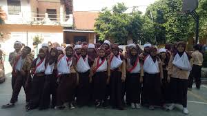 Bidai kayu dan mitela 12 buah. Pentingnya Belajar P3k Pertolongan Pertama Pada Kecelakaan Madrasah Tsanawiyah Yayasan Al Jihad