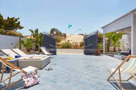 Alcuni borghi della sicilia hanno messo in vendita le case abbandonate alla cifra simbolica di 1€, iniziativa poi diffusa anche in altre regioni e all'estero. Case Vacanze A Pozzallo In Affitto E Appartamenti Mare