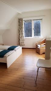 The pension is embedded in the greenery and located near the ski slope, which turns into a gigantic natural garden in summer. Haus Erica