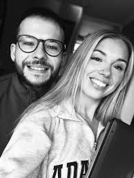 All in the same day 😂 From a full shift at the house to a full evening  shift! We just can't help ourself 🤪 Episode 18 comes out tomorrow 🎬- join  us