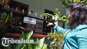 Gambar lingkungan sehat di rumah. Jaga Lingkungan Sehat Kampung Jambangan Larang Warga Merokok Di Dalam Rumah Ada Tutor Sebayanya Tribun Jatim