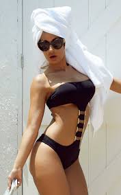 « trikini, c'est tout d'abord deux voix : Gold Jewel Trikini Black White Saras Best