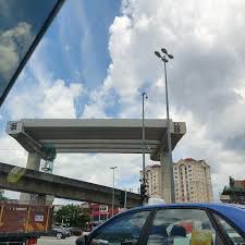 It runs from jalan pahang , at the interchange with jalan gombak, in the south, to meet the middle ring road 2 in the north, and continuing jalan genting klang on the map. Photos At Jalan Genting Klang Traffic Light