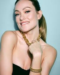 Taylor Hubbs's Instagram, Twitter & Facebook