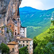 Alabama, alaska, connecticut, district of columbia, florida, guam, idaho, illinois, indiana, kansas. Madonna Della Corona Kirche Mit Weitblick Geo
