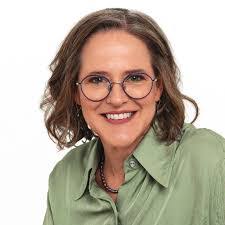 Beverly Runyon's Instagram, Twitter & Facebook