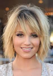 Vous gagnerez en volume sur les côtés. Coiffure Avec Frange En 25 Idees Pour Tout Type De Cheveux