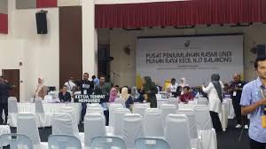 Jkr daerah hulu langat pejabat jurutera daerah, jabatan kerja raya hulu langat, persiaran wawasan, seksyen 14 43650,bandar baru bangi,selangor Hafizan On Twitter Suasana Di Dewan Utama Demesne Pejabat Daerah Hulu Langat Bandar Baru Bangi Selepas Pusat Mengundi Prk Dun Balakong Ditutup Petang Ini Petugas Spr Turut Membawa Sebahagian Peti Undi Ke