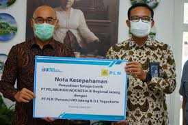 Pelindo iii cabang kotabaru kalimantan selatan, dengan menghandle kegiatan b/m batubara, bungkil, kernil dan serpih kayu. Sinergi Pln Dan Pelindo Sambung Listrik Shore Connection Di Pelabuhan Semarang Beritasatu Jateng Berita Satu