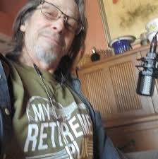 I wonder if Ralph is still playing his beautiful Guild Twelve String … ❓