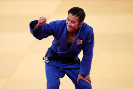 He uses it incredibly often, not scoring ippon, but often scoring two wazaris with it in one fight. Klzejedk Tprim