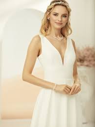 Glamouröse brautkleider für den schönsten tag im leben. Schlichte Elegante Brautkleider Bei Brautmode Horn Munchen