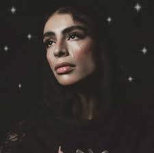 Born in iran, sevdaliza fled to the netherlands at age five with her family. Iran Born Dutch Artist Sevdaliza S Lamp Lady Is Gorgeously Alluring Best Fit