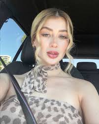 TINGNAN: Ang pinangyarihan ng pamamaril sa isang babaeng Mexican social  media influencer habang nagti-TikTok livestream nitong Martes, May 13. Ang  pagkamatay ni Valeria Marquez, 23-anyos, ay iniimbestigahan na base sa mga  protocol