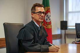 Por comparação, a maior petição de sempre naquele site tem 246.000 (suspensão dos pagamentos da habitação, água e luz por causa da covid). Peticao Para Afastar Ivo Rosa Da Magistratura Ja Tem Mais De 114 Mil Assinaturas Justica Publico