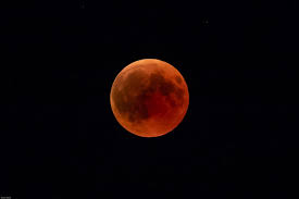 Lunar eclipse captured over australia. What Causes Blood Moons The Same Thing That Makes Skies Blue