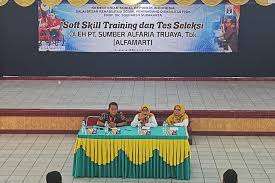 Alfamart marketing strategy alfamart has conducted many marketing program such as joint promotion with suppliers, corporate social responsibility action, promotion based on theme such as valentine, big soccer competition (e.g world cup) and targeted to certain segment, major event in beginning of the. Bbrspdf Prof Dr Soeharso Collaborating With Alfamart To Give Ministry Of Social Affairs Republic Of Indonesia