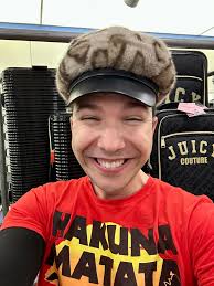 Christmas shopping for my girlfriend Latoyota🎁🤰🏿so many things make me  think of her. I want to spoil her wit so many amazing shi fr fr. To see her  gorgeous smile and listen