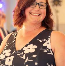 So im beginner. Been knitting like 6 weeks. My question is will i learn  better tension with wooden needles rather than metal. This is a dish cloth  i made. Pattern